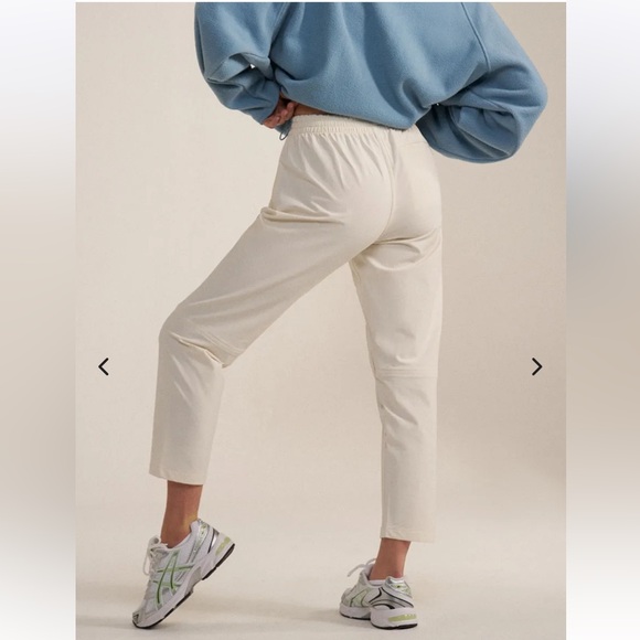 Outdoor Voices RecTrek 26” Pant in Bone - Picture 2 of 4
